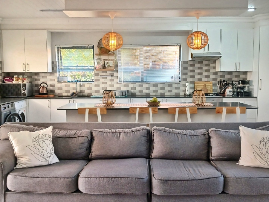 2 Bedroom Property for Sale in Fraaiuitsig Western Cape